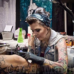 Tattoo artist Teresa at Venom Ink